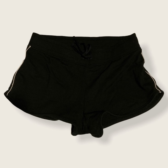 VS Victoria’s Secret Sport Black shorts Size Small - Picture 1 of 5